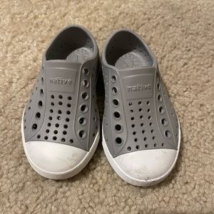 Native toddler slip on shoes size 5c